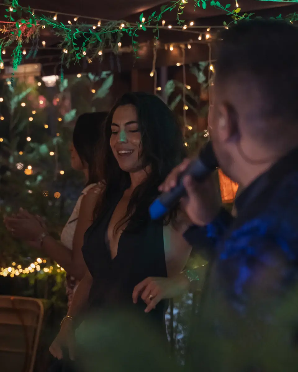 Two guests together during live music at Pachamama